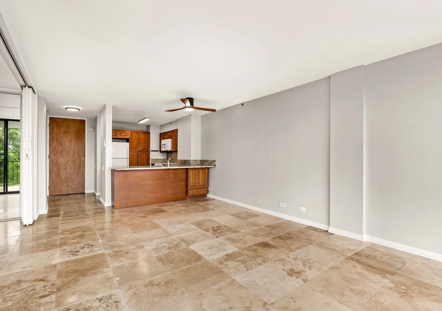 Beautiful 2 bedroom / 2 bath / 2 parking condo in Kailua — Photo 1