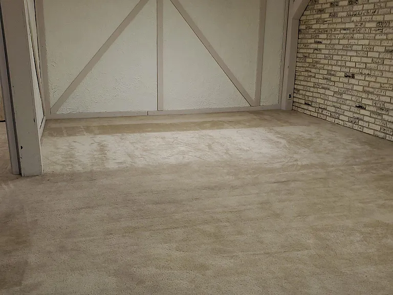 Family room Pic #2