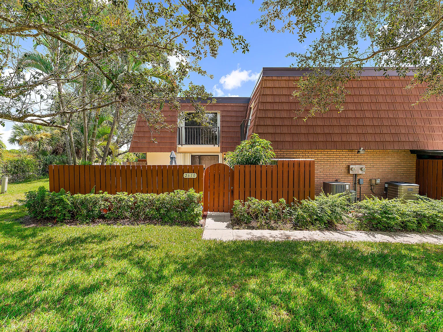 2 bed, 2.5 bath, 1236 sqft, $2,800 — Photo 2