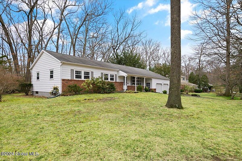 2nd image of 20 Sevilla Drive