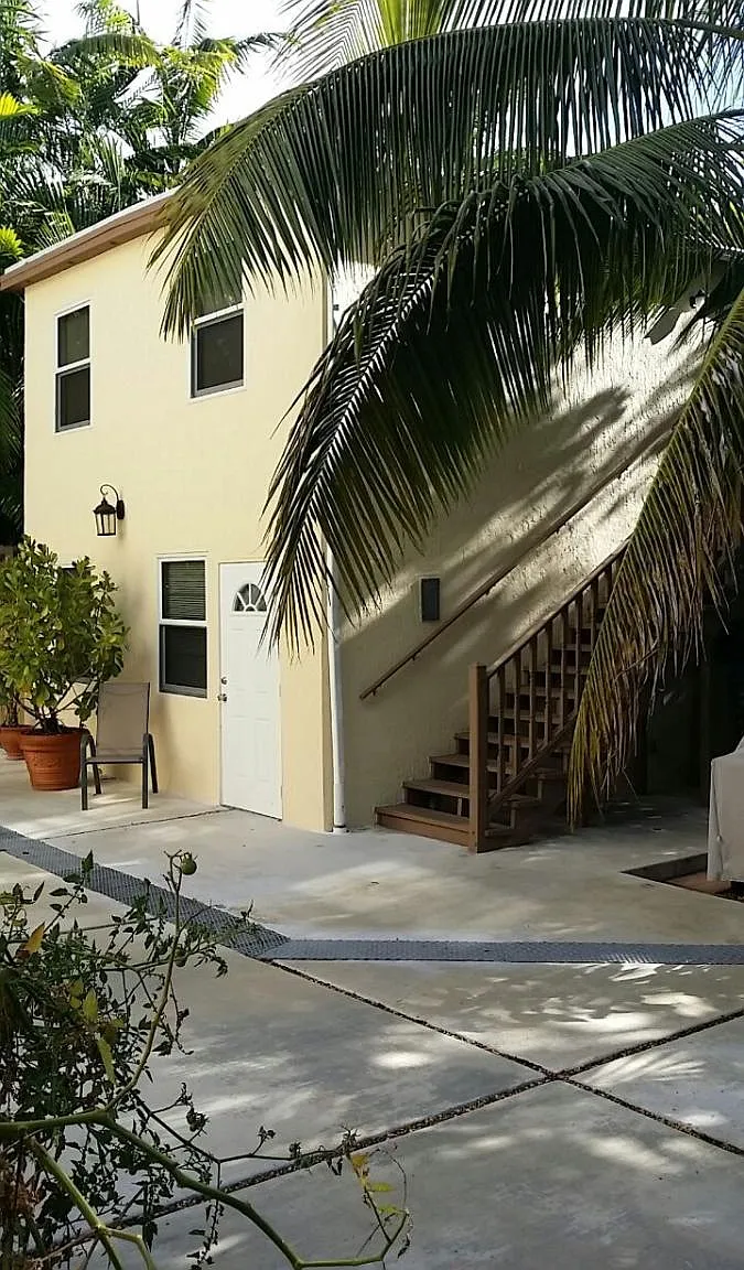 Studio, 580 sqft, $2,080 — Photo 1