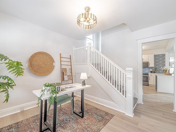 2nd image of 461 Benton St