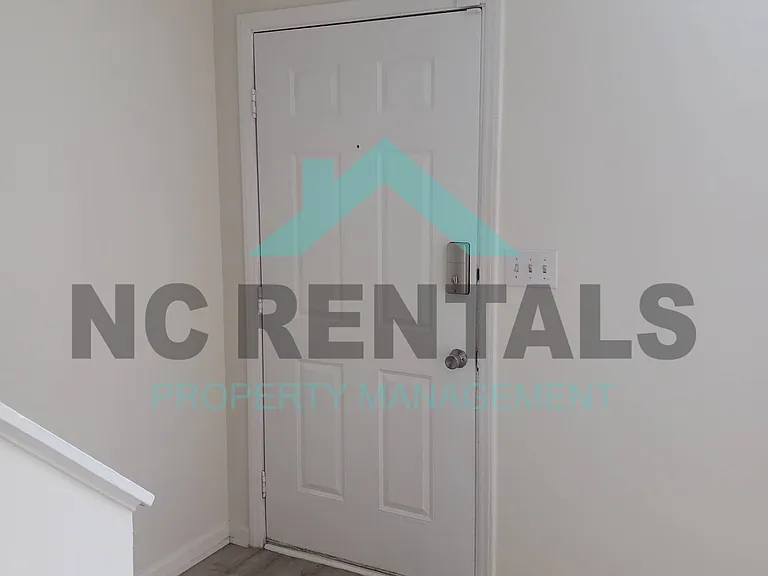 100 Kristin Dr #C5 — Photo 2