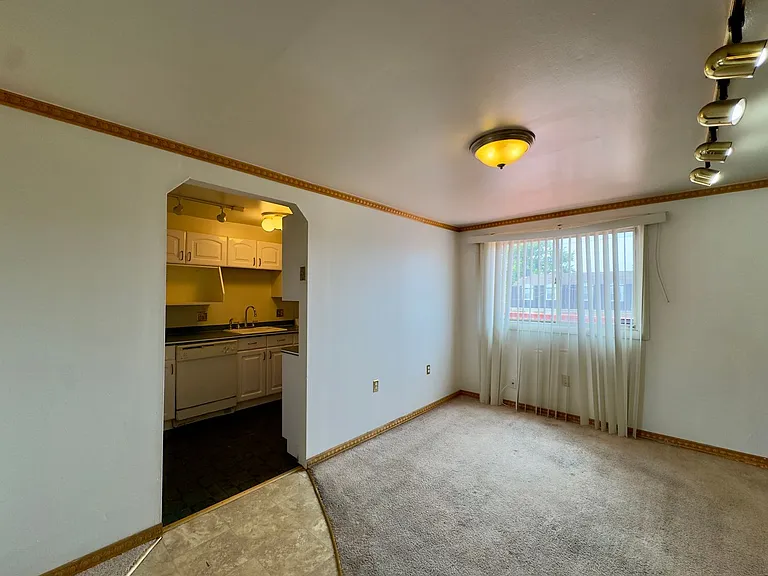 5731 Denwood Ave — Photo 5