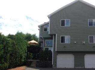17 Eclipse Ln, Salem, MA 01970