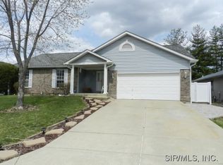 203 Oxford Ave, Fairview Heights, IL 62208
