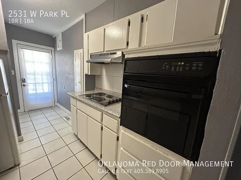 2531 W Park Pl — Photo 3