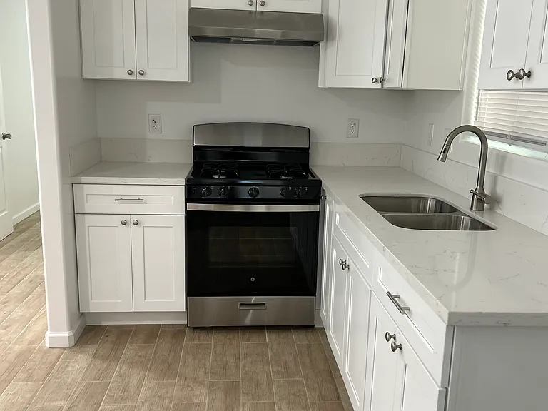 529 N College Dr #B — Photo 4