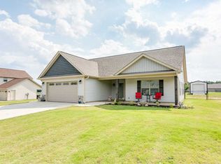 136 Manor House Ln, Chesnee, SC 29323