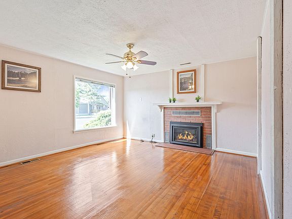 4th image of 407 NW 5th St
