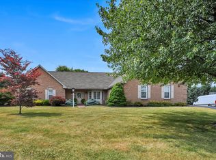 5 Laura Ct, Sinking Spring, PA 19608