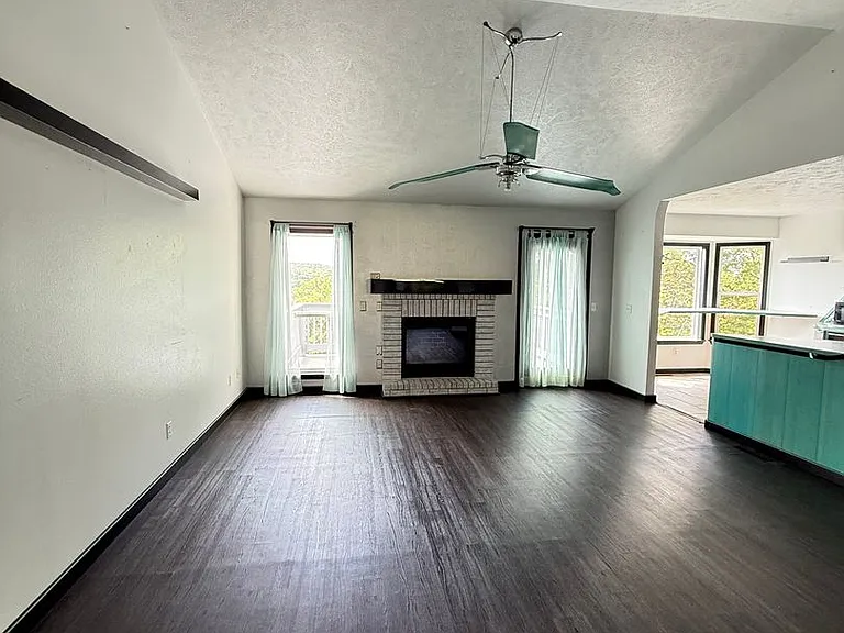 360 Tall Oaks Dr — Photo 42