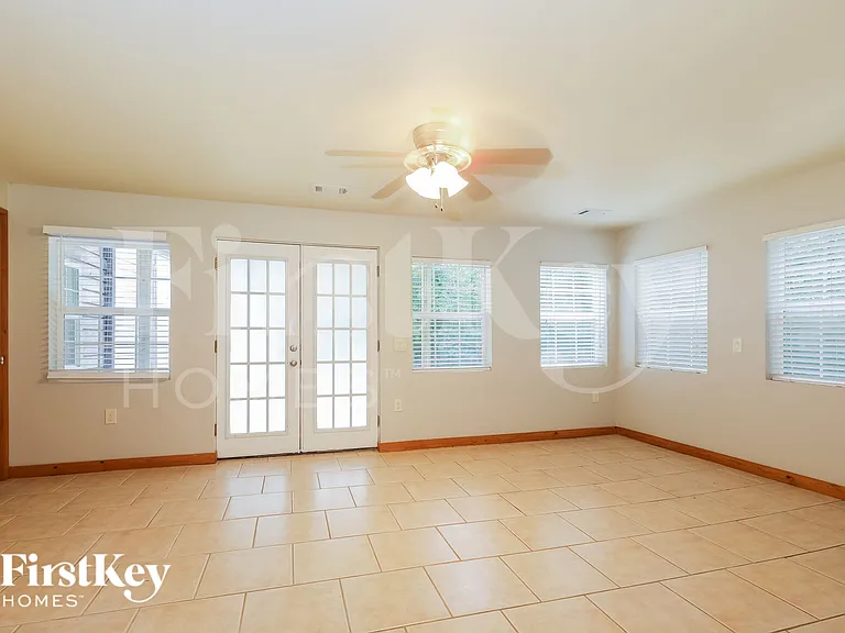 3896 Chattahoochee Dr — Photo 8