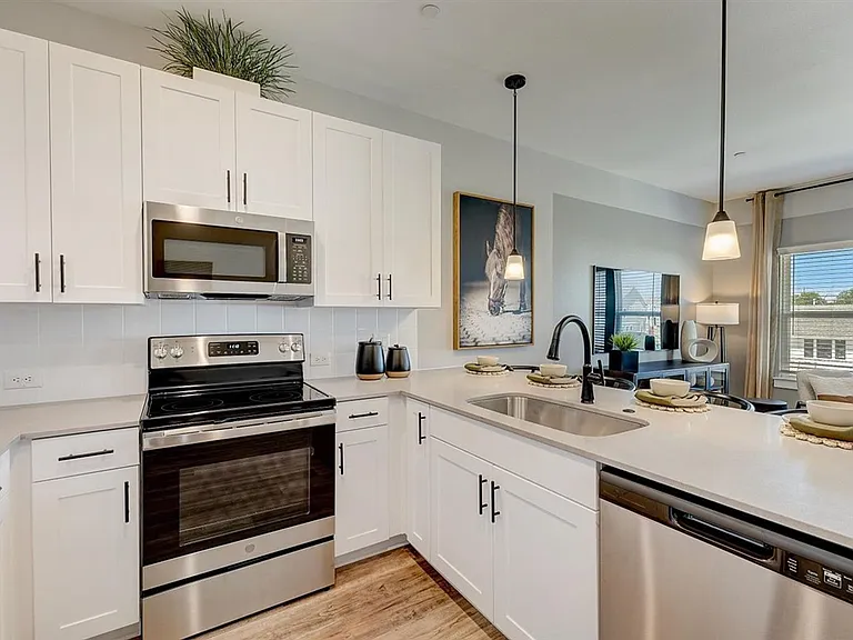 Carmel Villas — Photo 93