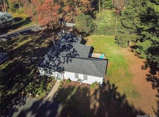 568 N Madison Rd, Guilford, CT 06437