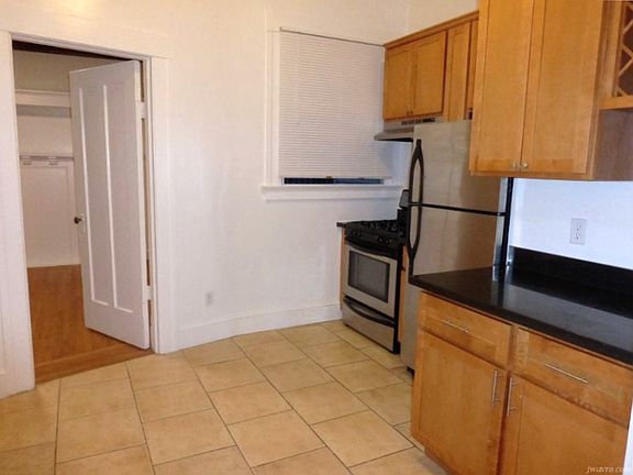 3rd image of 1650 California St APT 8