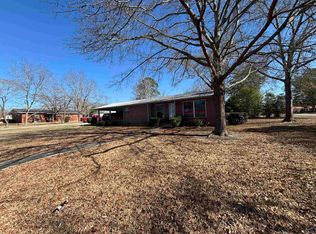 216 E Peter St, Cochran, GA 31014