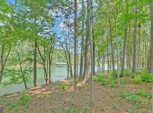 211 Point Rd, Hartwell, GA 30643