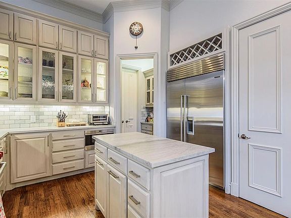 4th image of 2828 McFarlin Blvd