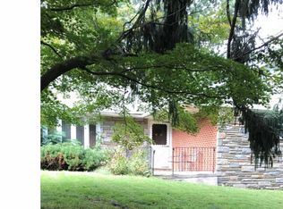 1060 Flora Ln, Upper Chichester, PA 19061