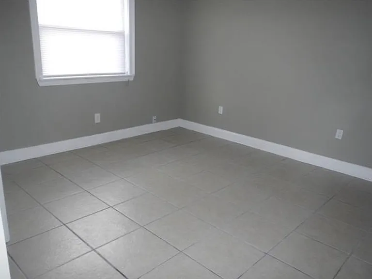 2031 Pace Blvd — Photo 5