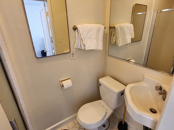 2nd image of 1538 Sawtelle Blvd Unit 17