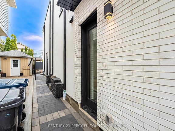 4th image of 13 McKayfield Rd #2