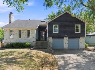 14709 S Homestead Dr, Olathe, KS 66062