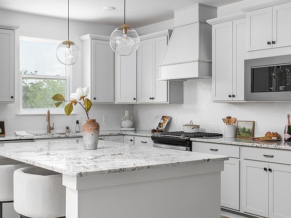 4th image of 6957 Mercedes Ln