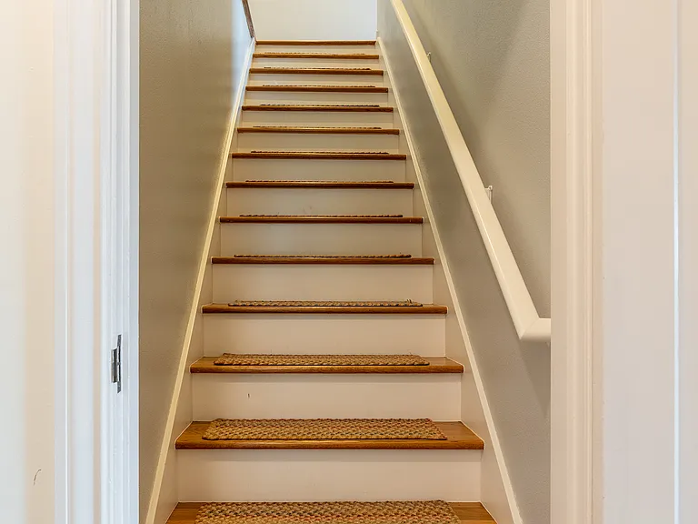 7514 E Green Lake Dr N — Photo 28