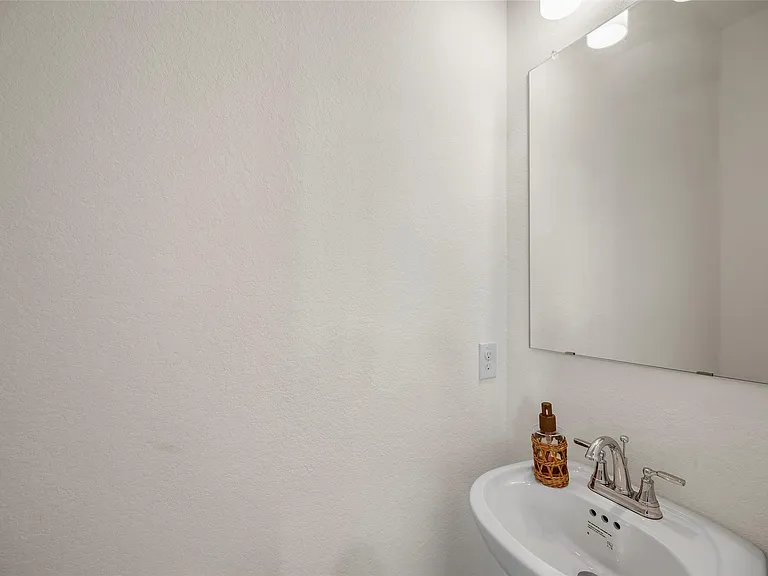 21130 Medina River Dr — Photo 15