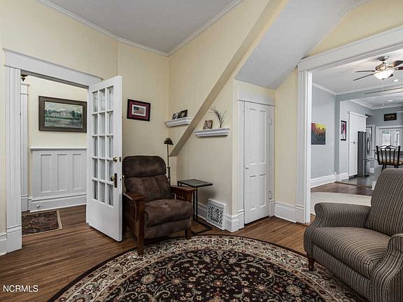 5th image of 609 E Front St Unit A