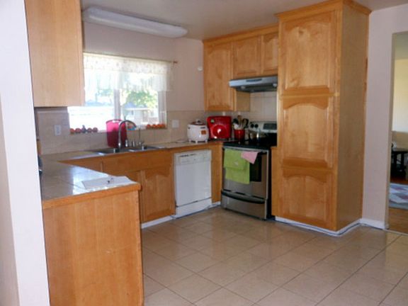 4th image of 1485 Hartley Ct