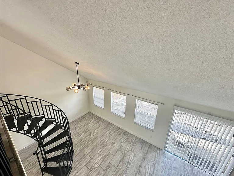 122 S Bulova Dr — Photo 29