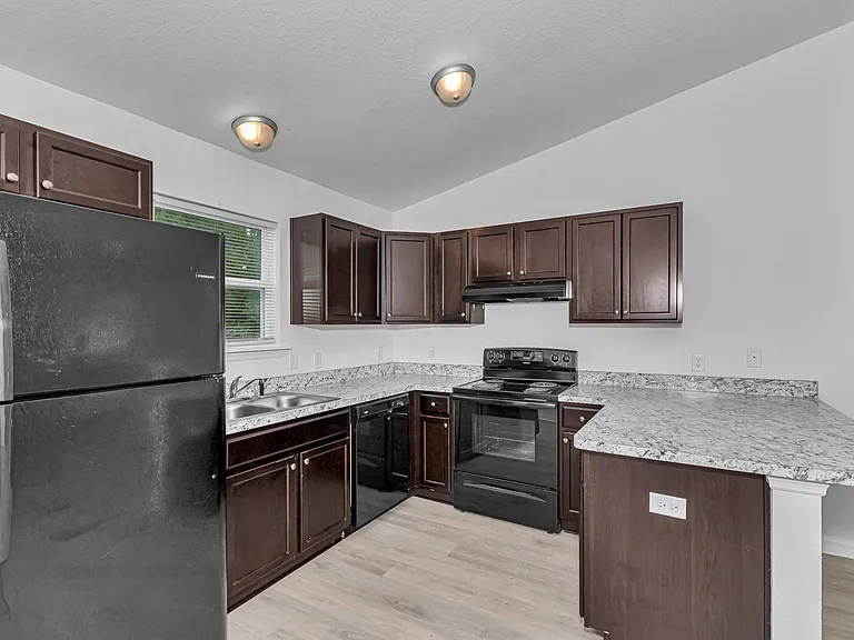12 Olive Cir — Photo 1