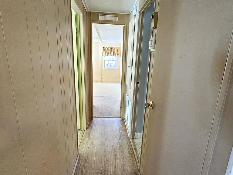 Hallway to master & guest