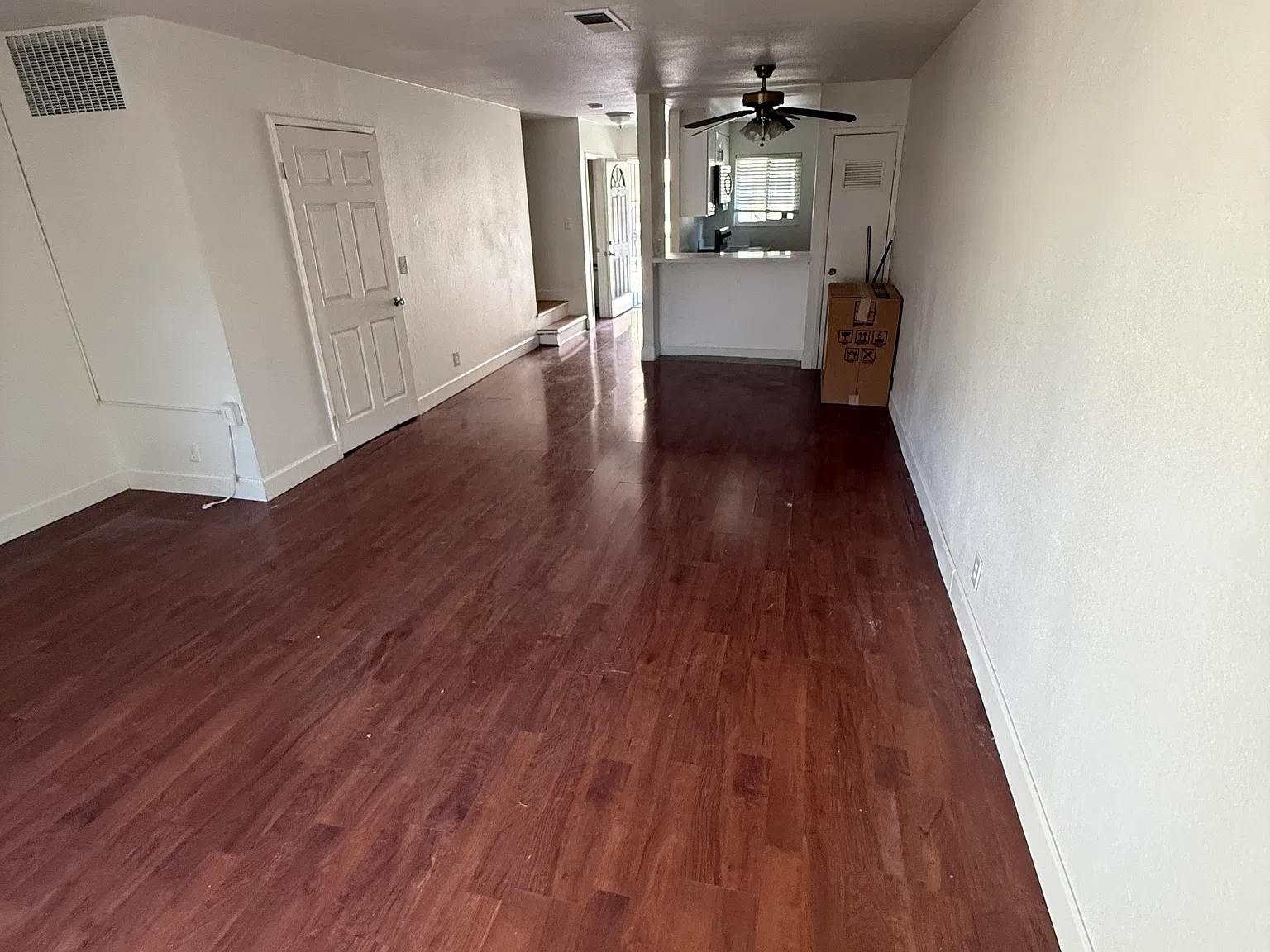 2 bed, 1.5 bath, 1100 sqft, $2,449 — Photo 3