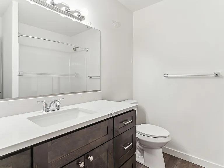 Midland Apartments — Photo 16