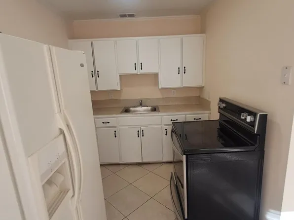 1021 Selkirk St N #B, West Palm Beach, FL 33405