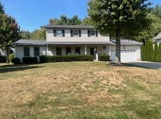 736 Wandering Ln, Beaver, WV 25813