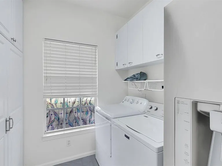 7334 Pine Creek Way — Photo 21