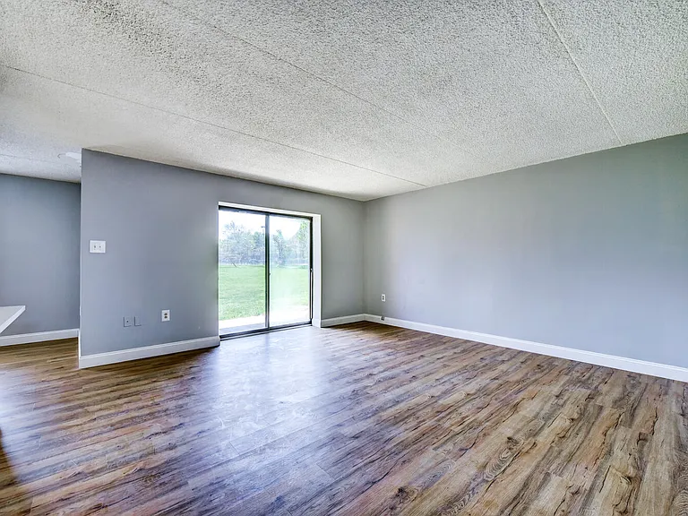 Princeton Orchards Apartments — Photo 9