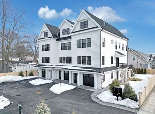 345 Baker St #B, West Roxbury, MA 02132