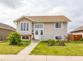 74 N Pine Cres, Blackfalds, AB T4M0E2