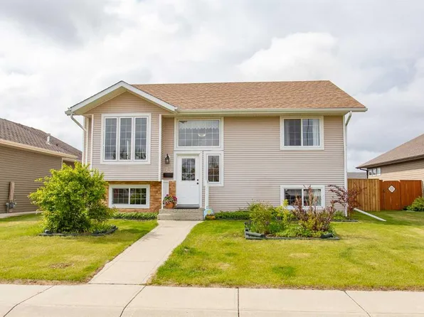 74 N Pine Cres, Blackfalds, AB T4M 0E2