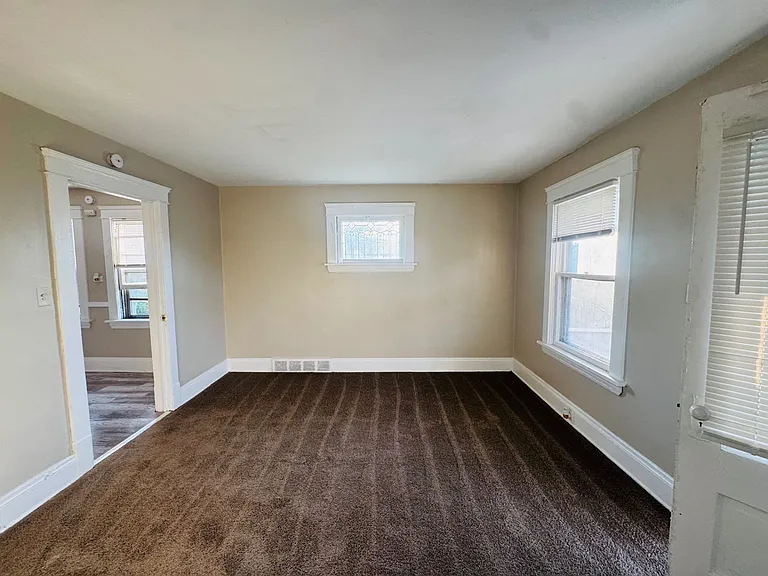 10004 Mt Auburn Ave — Photo 6