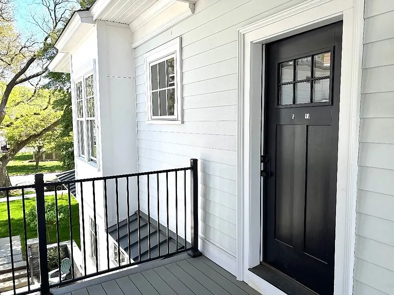 Private Entrance