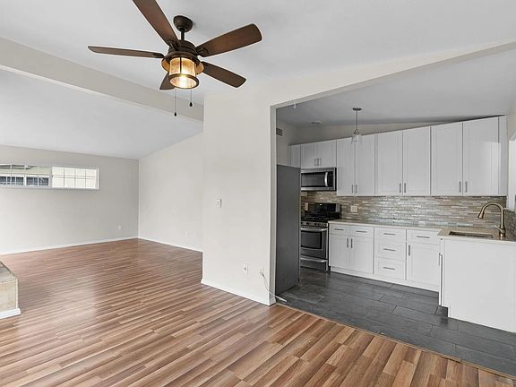 5th image of 949 Gray Dr