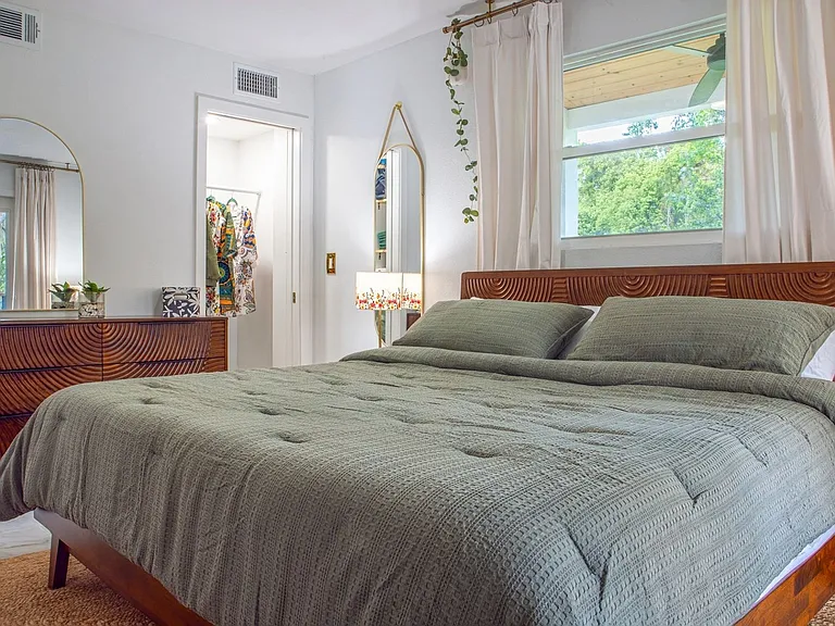 349 N Bluford Ave — Photo 11
