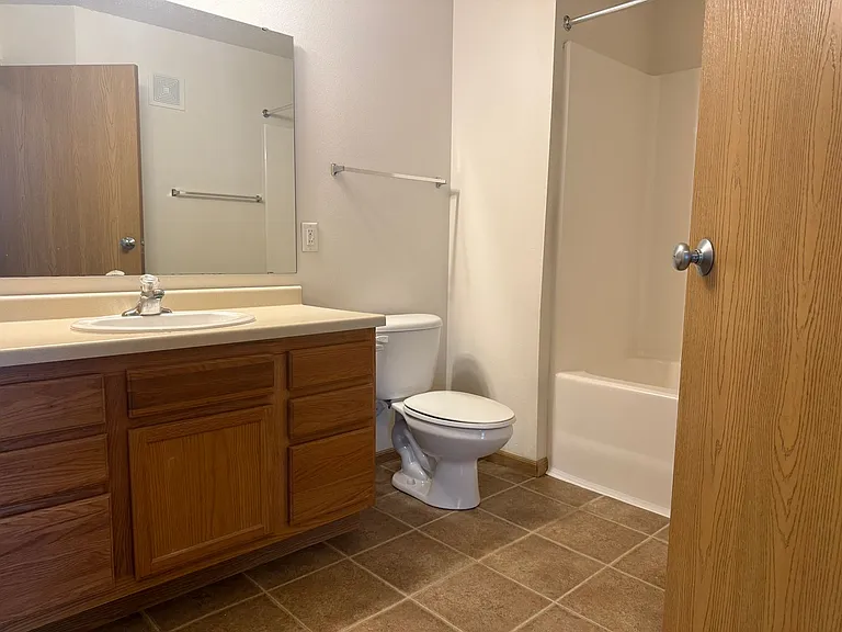Huntington Pointe I — Photo 8